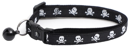 Skulls & Crossbones on Black – Breakaway Cat Collar