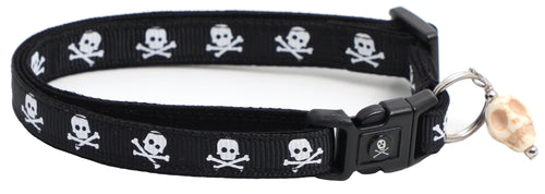 Skulls & Crossbones on Black – Breakaway Cat Collar