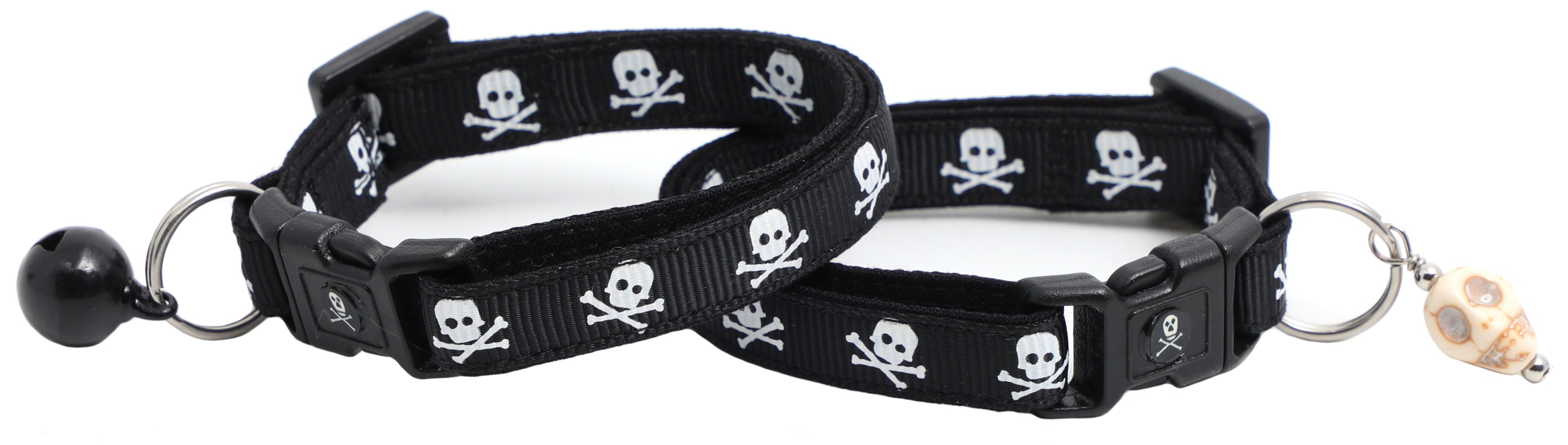 Skulls & Crossbones on Black – Breakaway Cat Collar