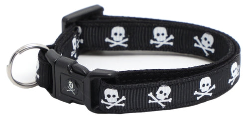 Skulls & Crossbones on Black – Breakaway Cat Collar