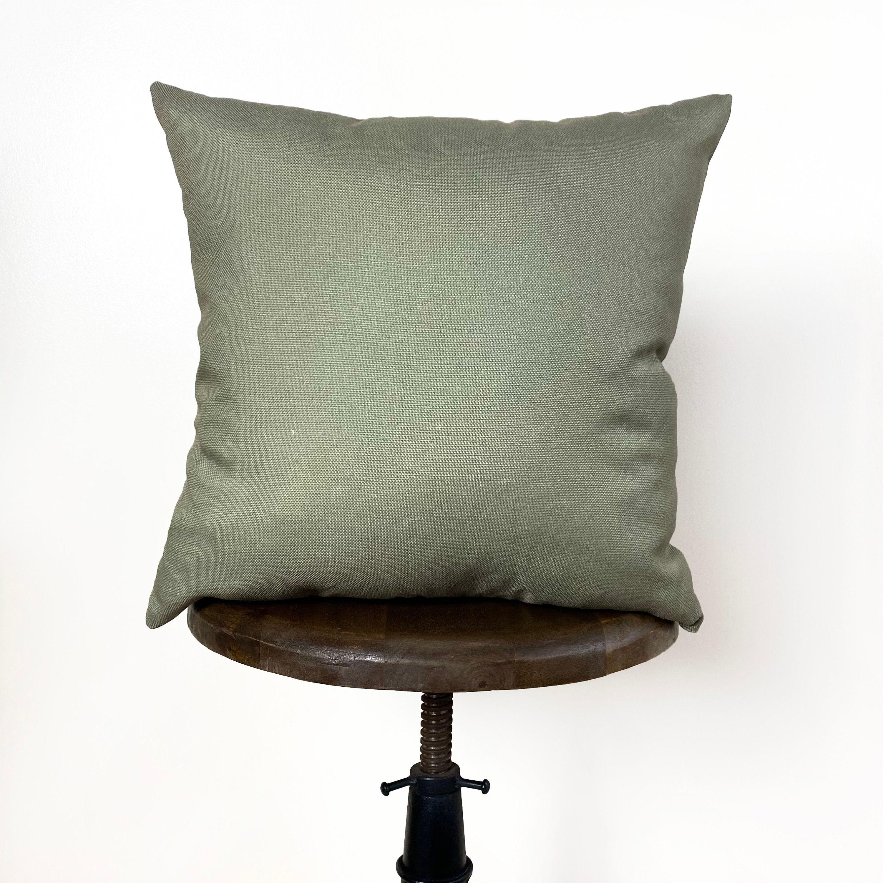 Christmas Kitty Throw Pillow Cover – Cozy Winter Cat Lover’s Décor