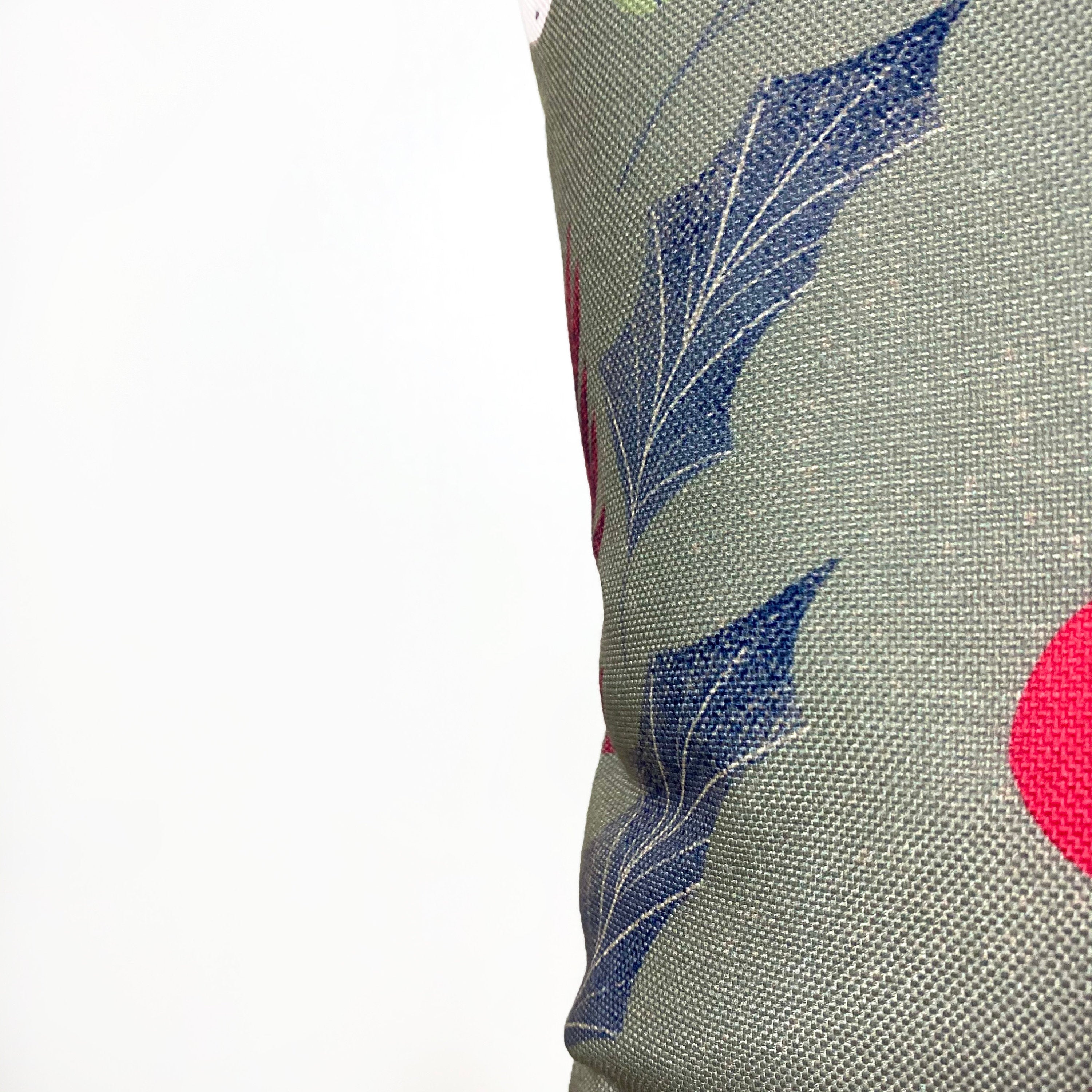 Christmas Kitty Throw Pillow Cover – Cozy Winter Cat Lover’s Décor