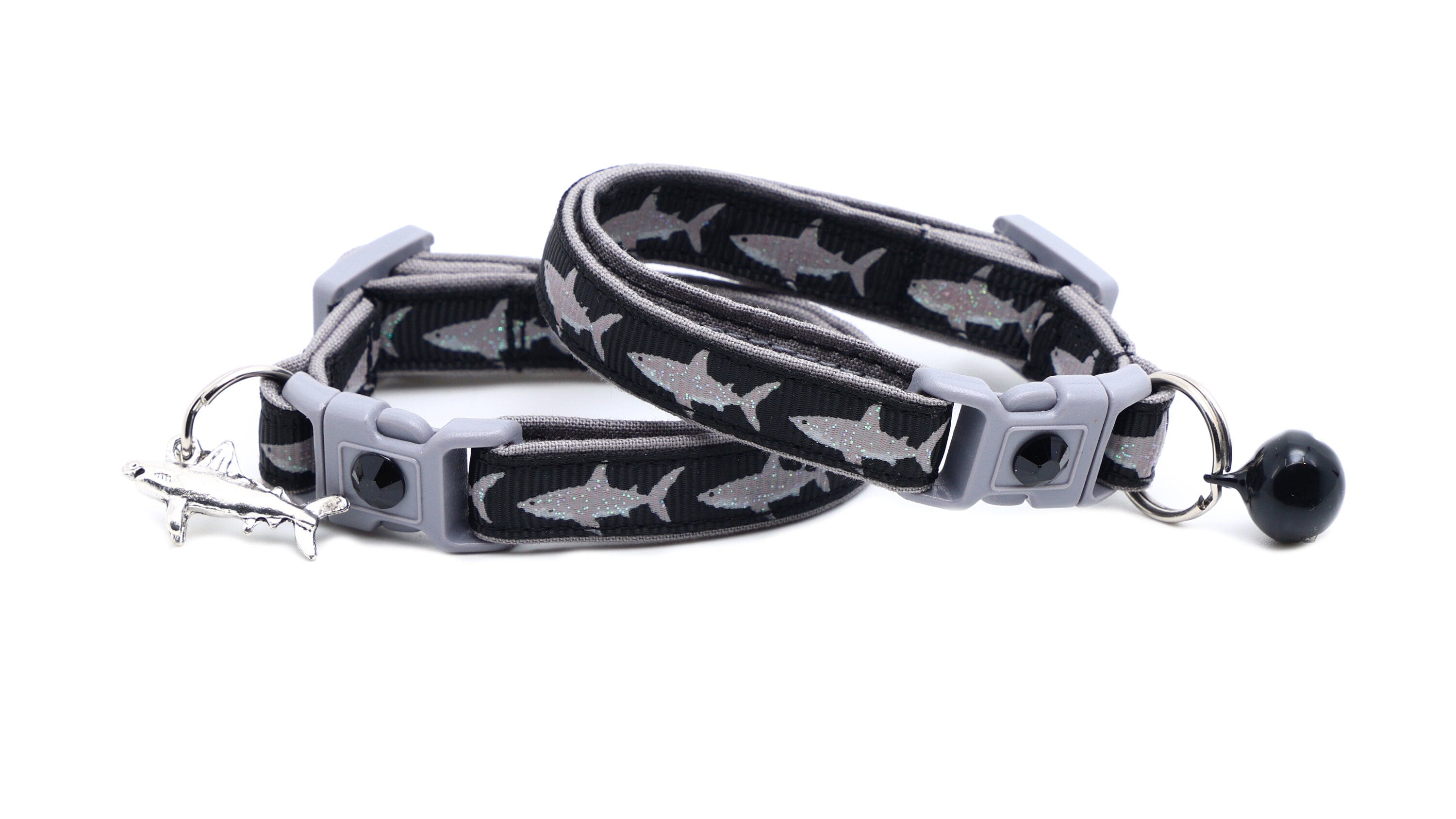 Great White Sharks – Breakaway Cat Collar